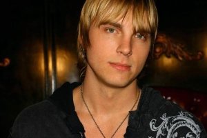 DUSTIN HULTON