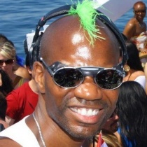 GREEN VELVET