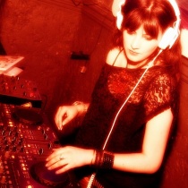 NINA SCHATZ