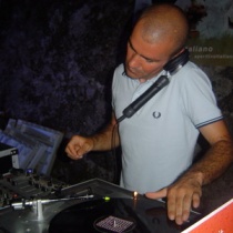 RENATO VALENTE