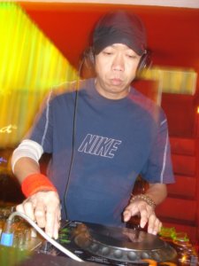 ROBERT MAH