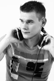 SIMON STEUR