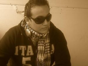 T0NY STRINGER
