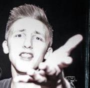 TOM CHILLS