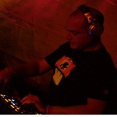 ANDREA ROBERTO
