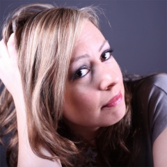 ANNA KISS