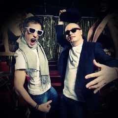 HARD ROCK SOFA