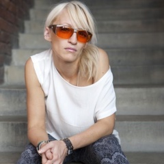 LAURA JONES