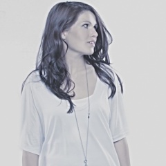 RHIA WELLBELOVE