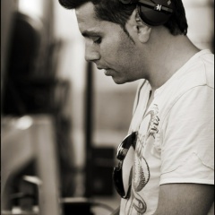 SHLOMI B